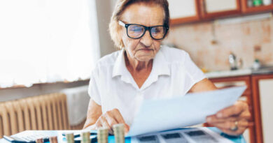 How to Ensure That Your Elderly Parent Is Not Financially Exploited