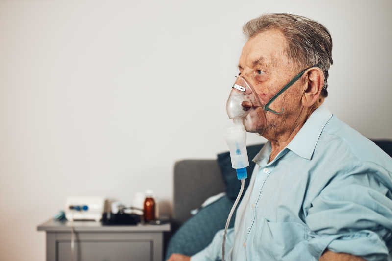 6 Helpful Tips to Take Care of Seniors with Dyspnea